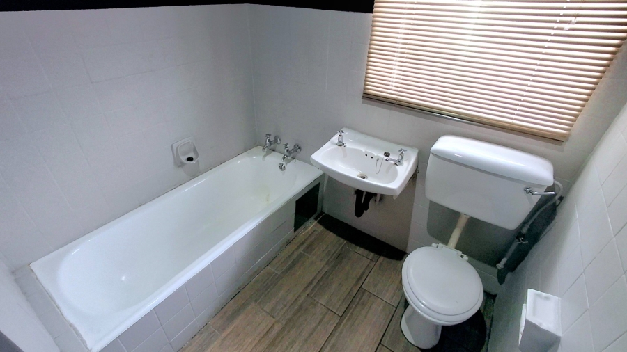 3 Bedroom Property for Sale in Roodia Free State